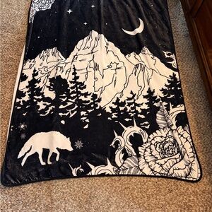 Bookish Box ACOTAR throw blanket